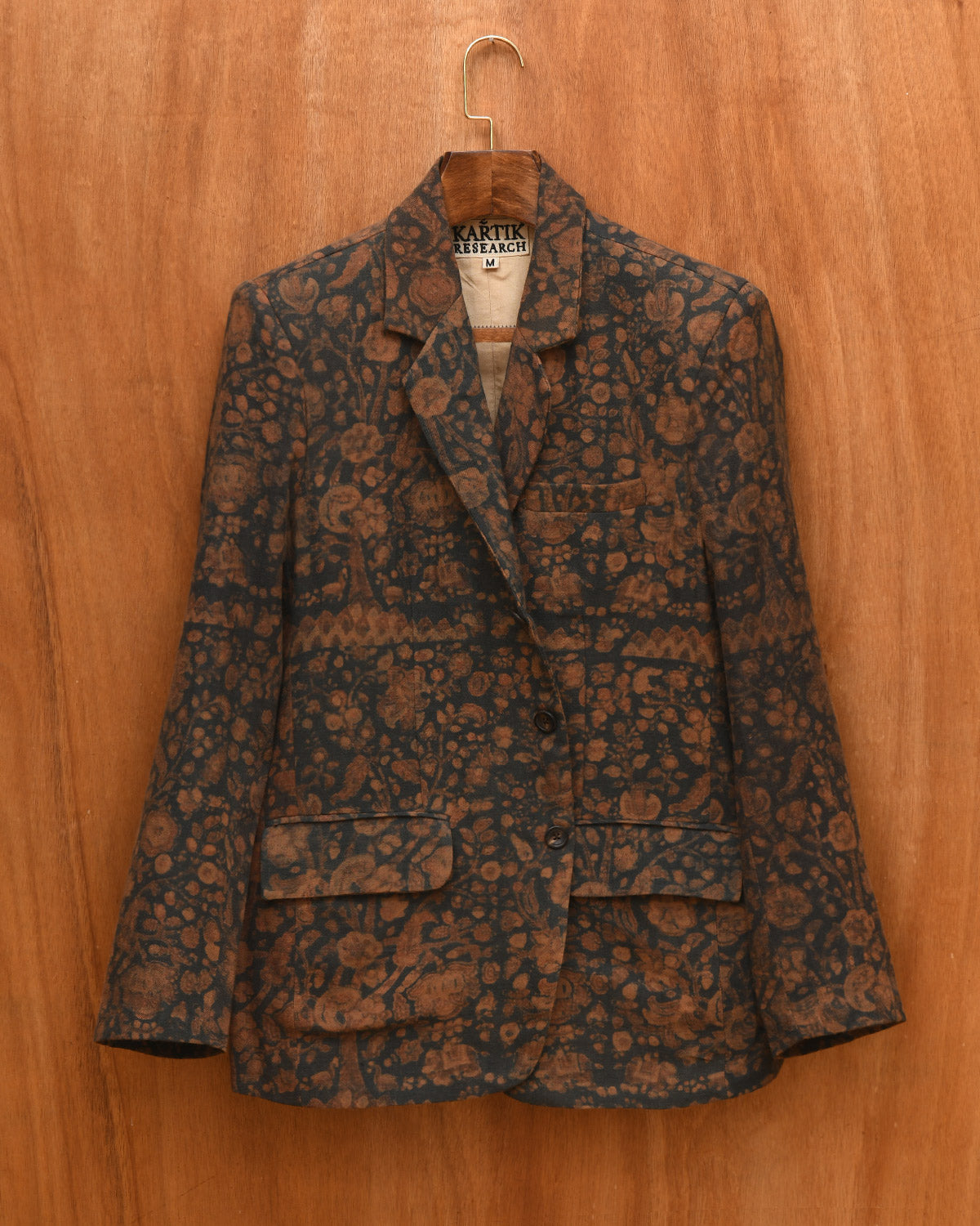 THREE BUTTON BLAZER