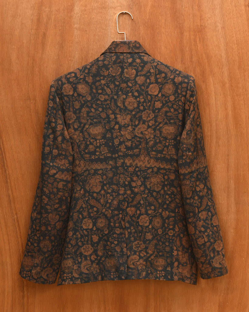 THREE BUTTON BLAZER