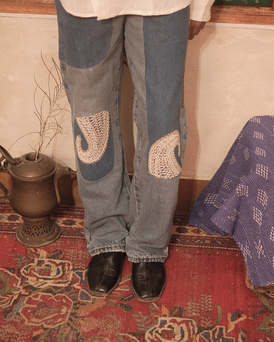 CHIKANKARI JEANS