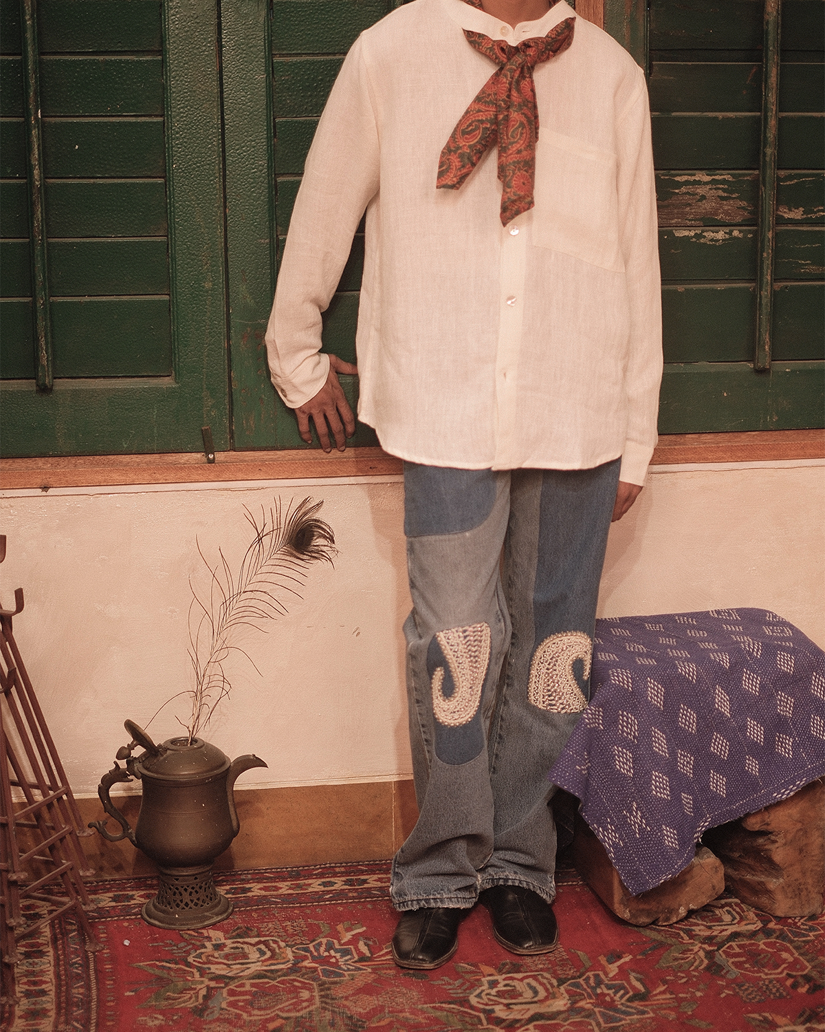 CHIKANKARI JEANS