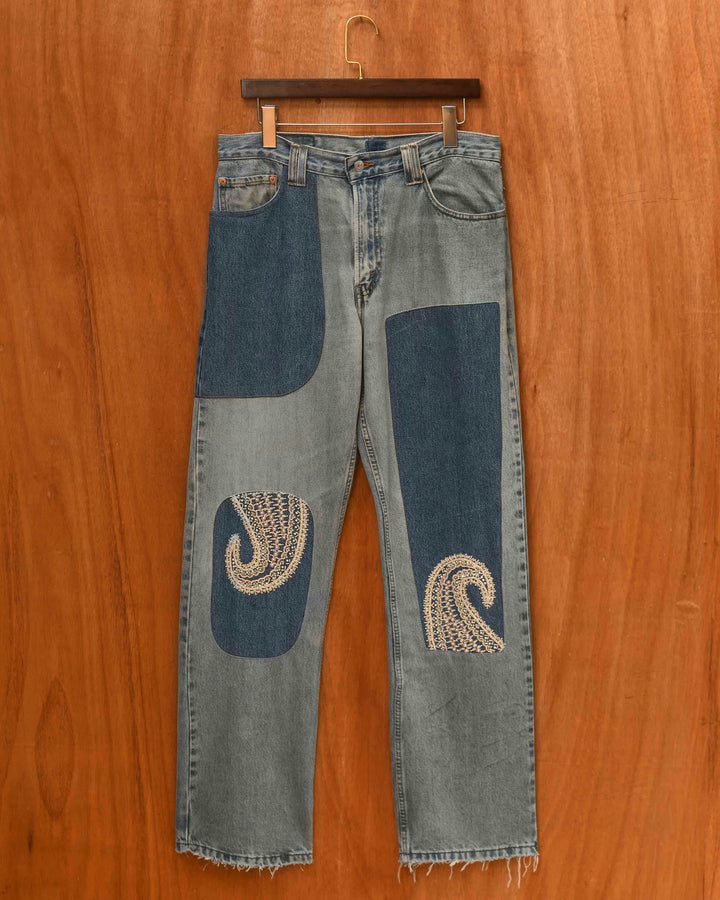 CHIKANKARI JEANS