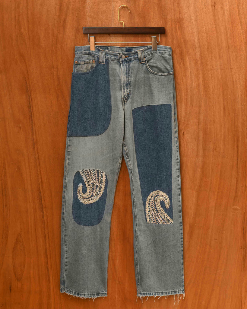 CHIKANKARI JEANS