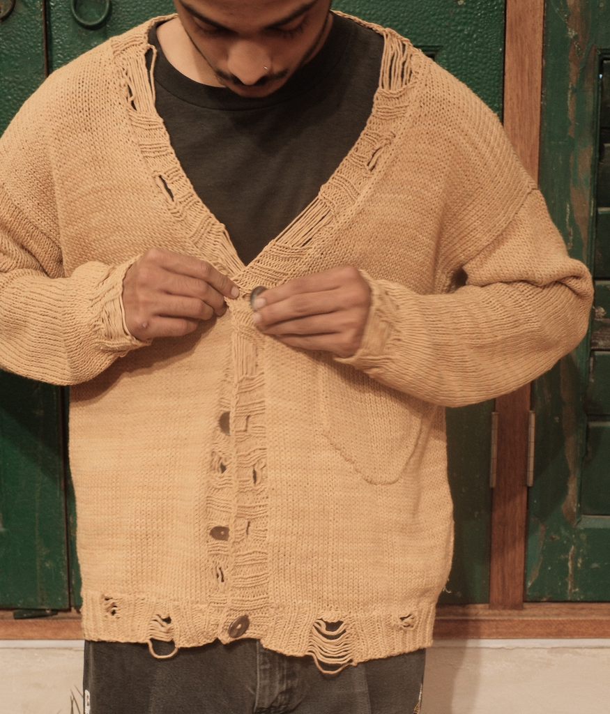 DISTRESSED CARDIGAN
